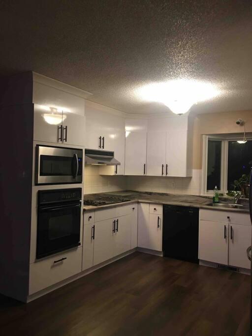 Renovated 4 Bedrooms 20 Sleeps Shopping Mall Edmonton Exteriér fotografie